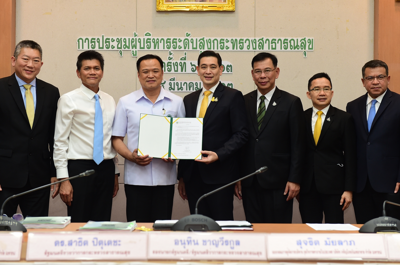 Deputy Prime Minister praises CPF’s food from the heart against COVID-19 project